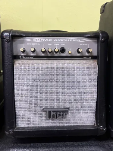 Amplificador meteoro Thor 30G