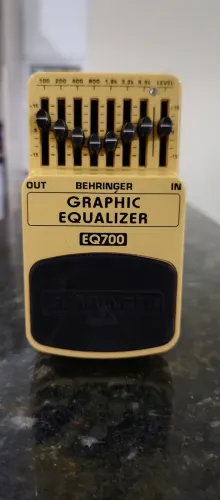 Pedal Equalizador Behringer EQ700