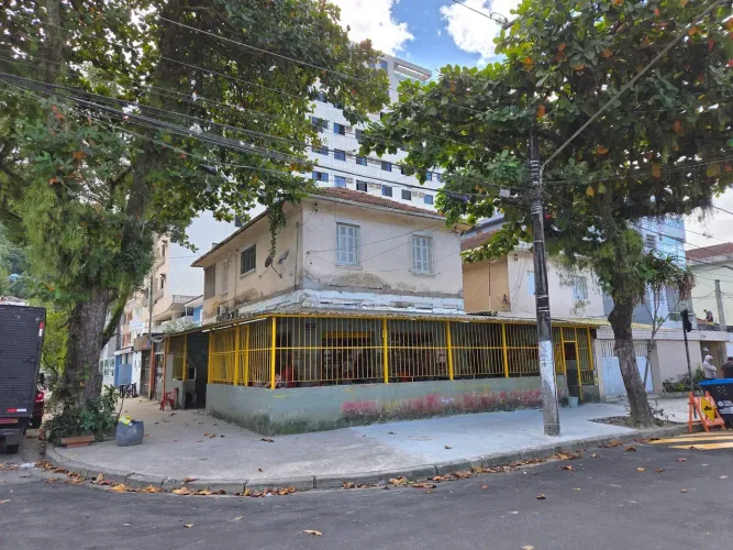 Casa com 3 quartos no Marapé em Santos