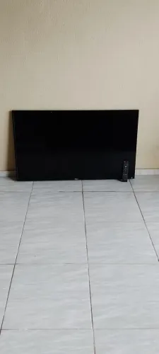 Televisão Philco com linhas na tela