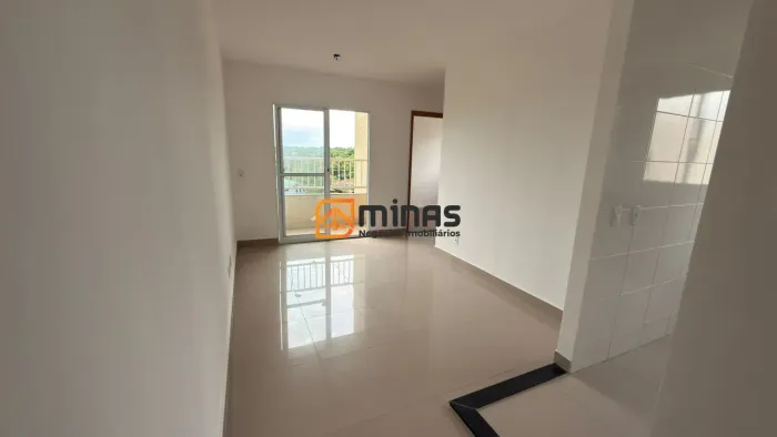 Apartamento com 2 quartos e sacada na região do Santa Rosa