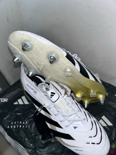 Chuteira Profissional Adidas