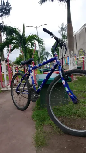 Vende-se bicicleta, em ótimo estado, apenas 200.