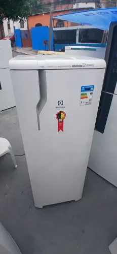 VENDO GELADEIRA ELECTROLUX FROS FREE PAINEL DIGITAL VALOR 850 REAIS FAÇO ENTREGA GRÁTIS