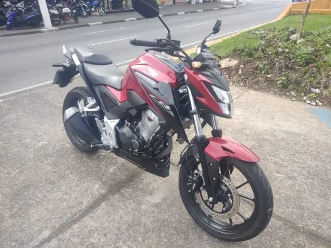 Honda CB 300F Twister CBS 2025