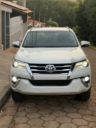 Toyota Hilux SW4 SRX 4X4 2.8 TDI 16V Dies. Aut. 2016