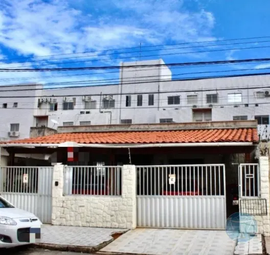CASA AMPLA NO BAIRRO DE LAGOA NOVA