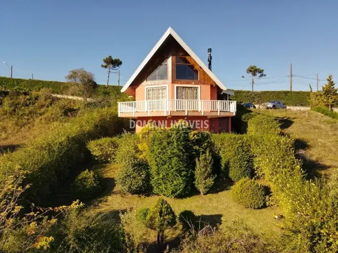 Casa à Venda dentro de Condomínio Fechado na Região do Céu Azul - Campos do Jordão/SP