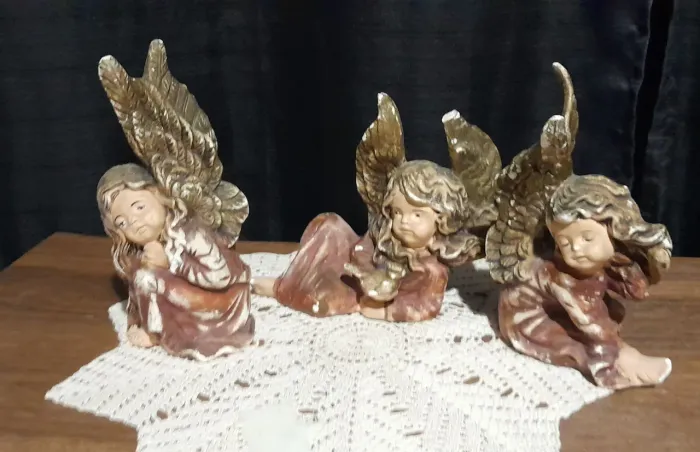 Trio de anjos antigos