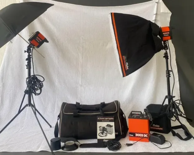 Flash Portátil A Bateria Mako 3003dc(estúdio móvel)