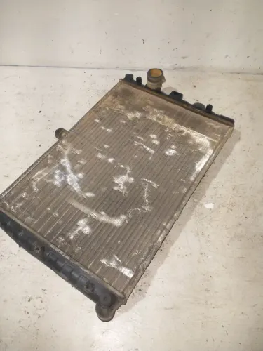 Radiador Vw/gol g1 quadrado 95