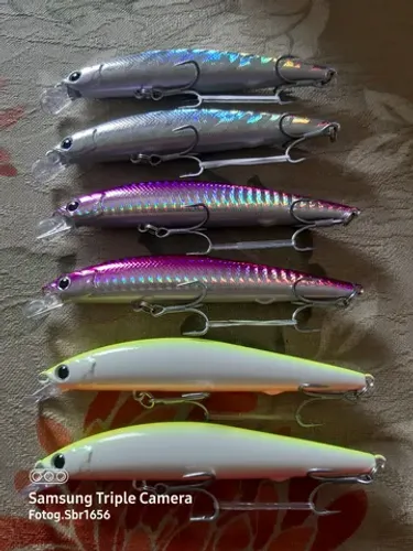 Conjunto 2 iscas de pesca ultra Light 