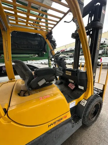 Empilhadeira diesel 3.5 Ton, Hyster ano 2017. Vendo ou troco por veículo do meu interesse.