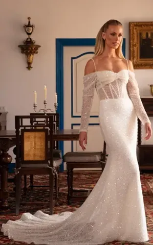 Vestido noiva sereia, decote ombro a ombro com alças, off-white.