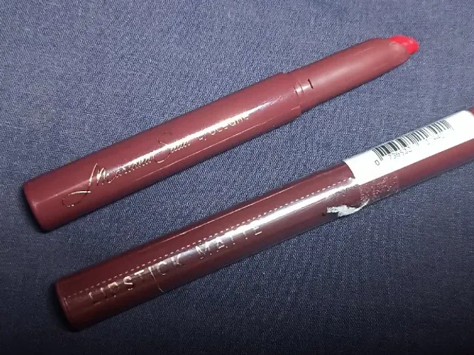 Batom Lipstick Matte - Mari Saad - Novo