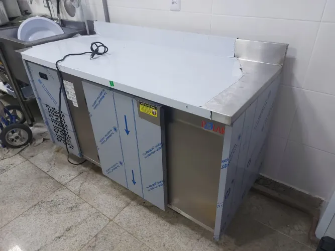 Balcão Refrigerado Inox Polar Encosto 1.50mt - Novo