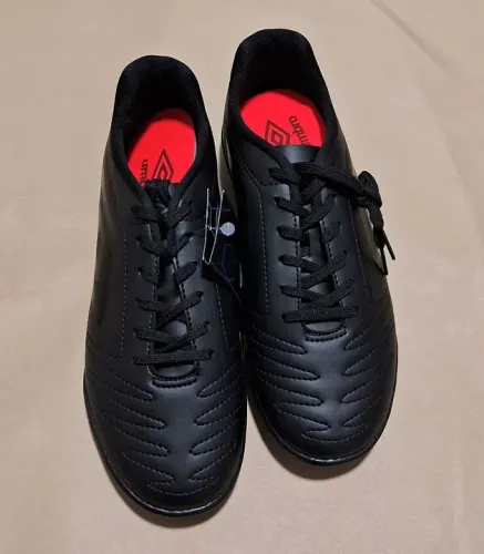 Chuteira Society_Umbro Class [Tam. 40/42/43]_(Entrego)