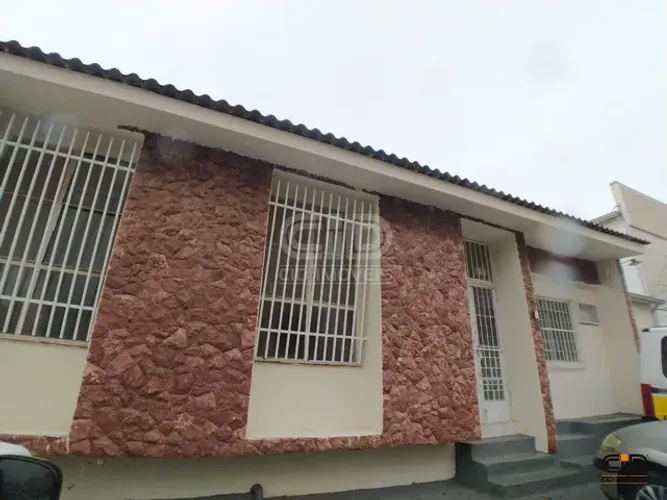 Casa Comercial com mais de 300m² construídos próximo a Energisa.