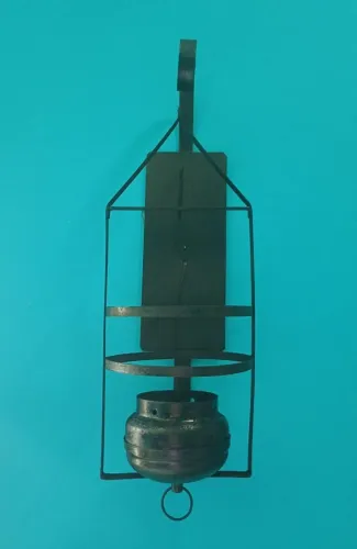 Antiga e rara luminária de parede estilo lampião em ferro 