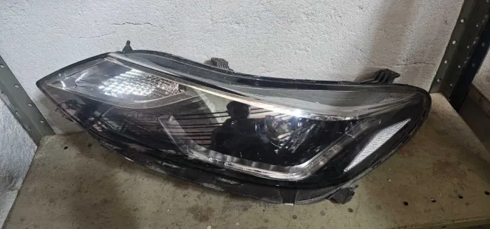 Farol Esquerdo com Led Chevrolet Cruze 2017 a 2023 ETQ5831