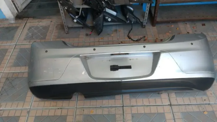PARA-CHOQUE TRASEIRO CHEVROLET ONIX 2014
