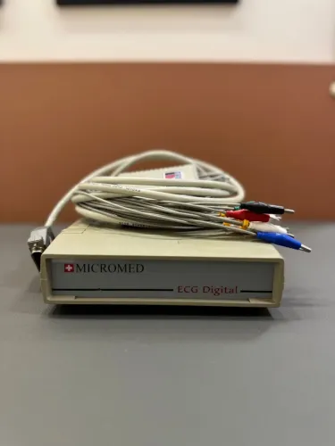 Aparelho de Eletrocardiograma Digital - Ergo PC 13 Micromed