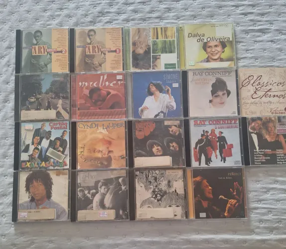 Lote de Cds variados. Aberto a negociações.