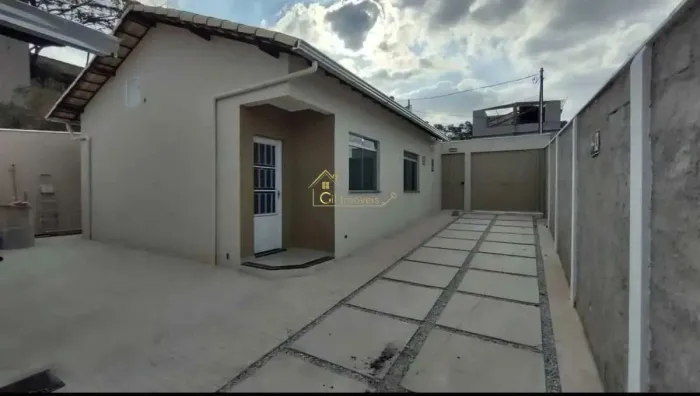 Casa a venda no Vila Verde em Betim, 2 quartos, cozinha planejada, 2 vagas
