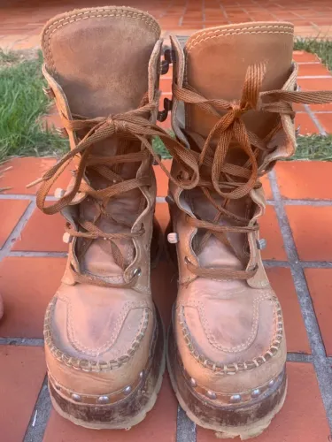 Botas Feminina em Couro