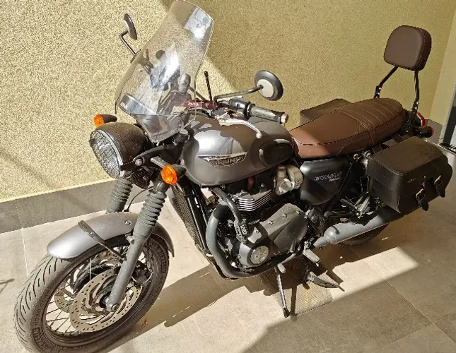 Triumph Bonneville T120 Black - 2017/2018
