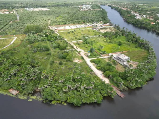 (MR) VENDA - TERRENO EM BARREIRINHAS, ÁS MARGENS DO RIO PREGUIÇA
