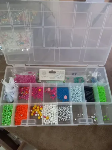 Kit de miçangas coloridas para artesanato