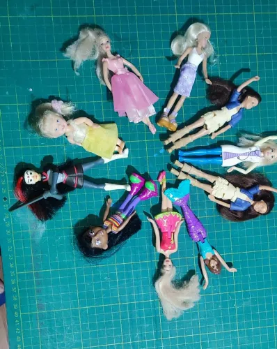Lote de mini bonequinhas 