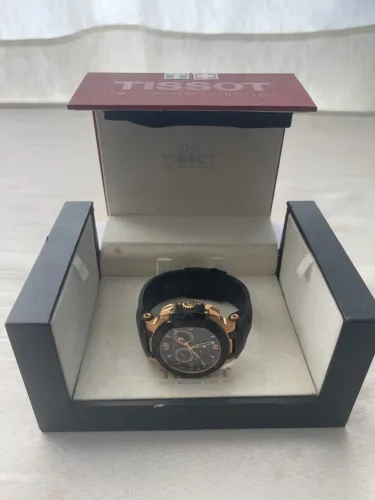 Tissot T race dourado