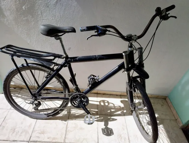 Bicicleta de alumínio Aro 26 com bagageiro