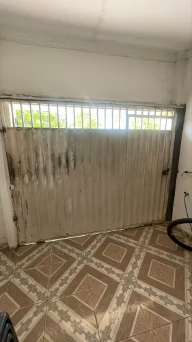 Portão de correr com social 