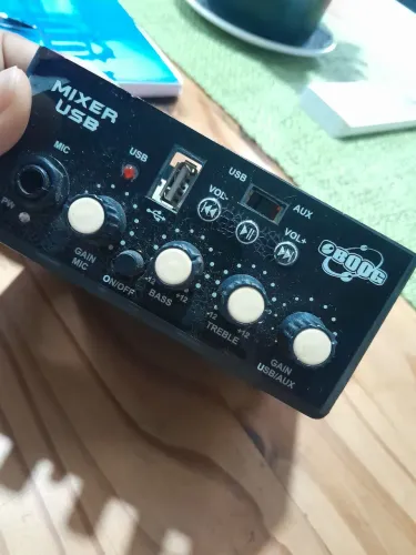 Mixer de áudio USB portátil