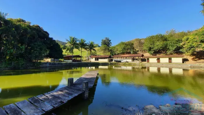 Sítio para Venda no bairro Vale dos Reis, Cariacica ES, a 4km da BR-262 e BR-101. Área urb
