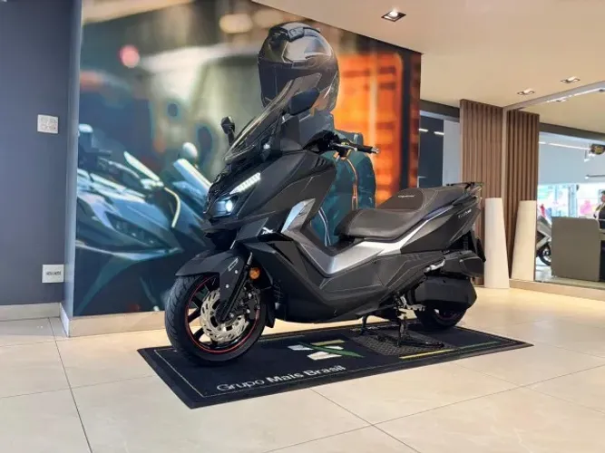 CRUISYM 300 ABS PRETA - FINANCIA S/ CNH - FABY