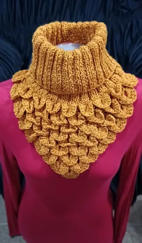 Gola Tricô Escamas
