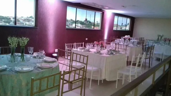 Lindo salão comercial 480 m construção de 1ª vendo ou alugo, direto com proprietário.