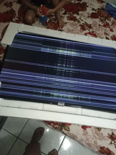 Tv TCL 43 Android  com defeito na tela 