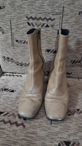 Botas de Couro Bege