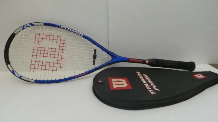 RAQUETE DE SQUASH ANTIGA WILSON EM EXCELENTE ESTADO DE CONSERVAÇÃO