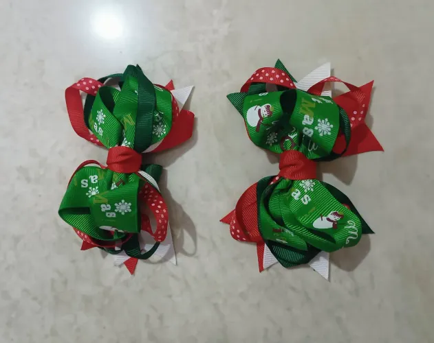 Laços de Cabelo com Tema de Natal