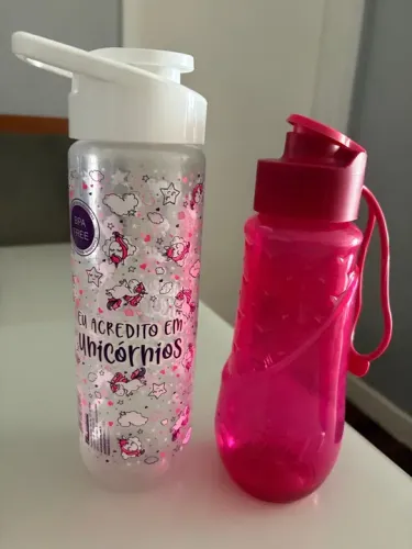 2 garrafinhas de água 