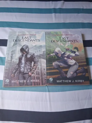 Conjunto de livros de Assassin's Creed Last Descendants