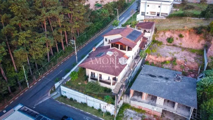 CASA À VENDA EM CONDOMÍNIO FECHADO COM 4 SUÍTES 4 VAGAS E PISCINA EM CAJAMAR