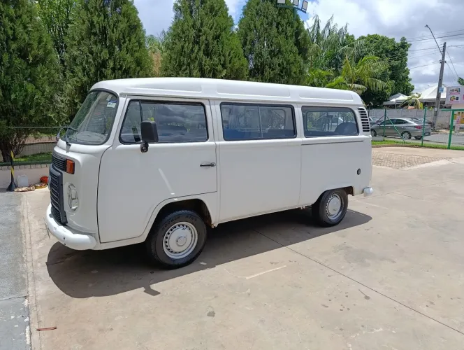 Volkswagen Kombi Standard 1.4 MI Total Flex 8V 2011