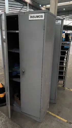 Armário de aço organizador